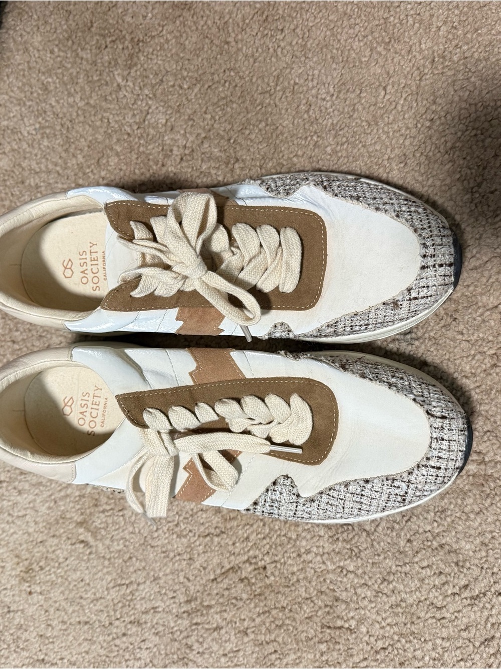 Oasis Society Women's Cream & Tan Fashion Sneakers